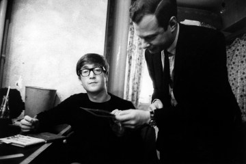 G.B. ENGLAND. 1963. John LENNON with manager Brian EPSTEIN. Contact email: New York : photography@magnumphotos.com Paris : magnum@magnumphotos.fr London : magnum@magnumphotos.co.uk Tokyo : tokyo@magnumphotos.co.jp Contact phones: New York : +1 212 929 6000 Paris: + 33 1 53 42 50 00 London: + 44 20 7490 1771 Tokyo: + 81 3 3219 0771 Image URL: http://www.magnumphotos.com/Archive/C.aspx?VP3=ViewBox_VPage&IID=2K7O3R9WQ6GO&CT=Image&IT=ZoomImage01_VForm