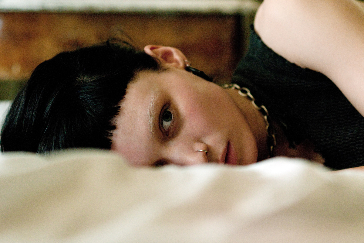 Reel and Roll: Head-to-Head: Lisbeth Salander in 'The Girl with the Dragon  Tattoo' (Noomi Rapace v.s. Rooney Mara)