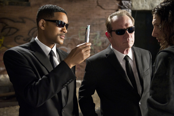 Men in Black III Movie Review: Somebody get Tommy Lee Jones a gold watch  already 