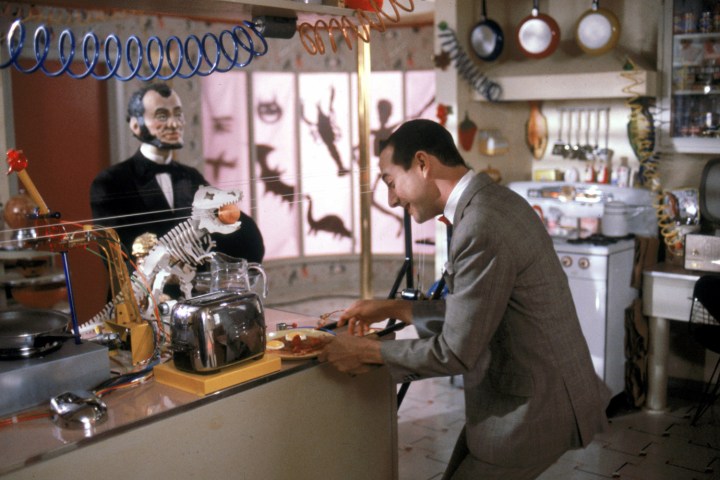 Pee-wee's Big Adventure isn't the only movie with a Rube Goldberg breakfast  machine - Boing Boing