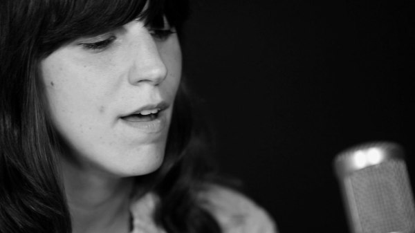 Eleanor Friedberger 'Personal Record' Acoustic Set | TIME.com