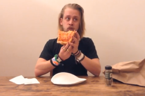 Macaulay Culkin Eats Pizza - YouTube